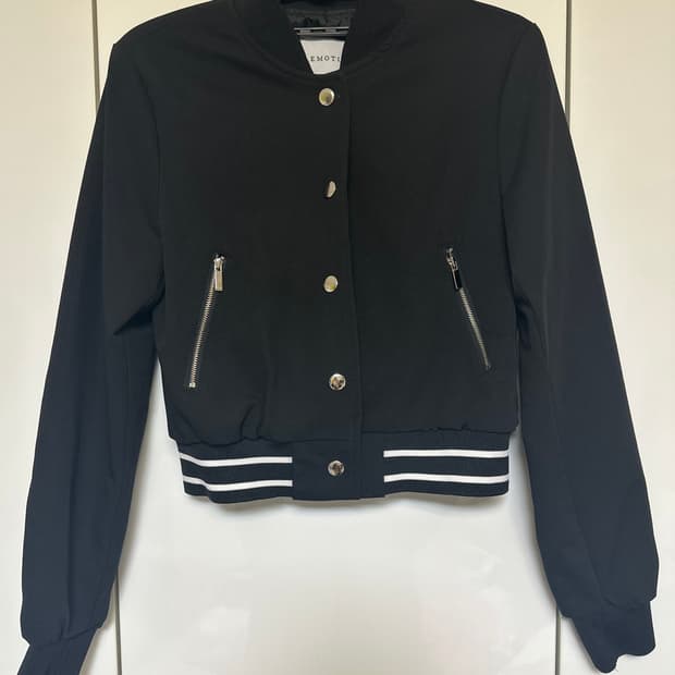 EMOTI 블랙 크롭 야구 점퍼 스커트바지세트