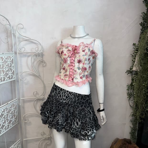 Pink oriental floral laceup sleeveless 
