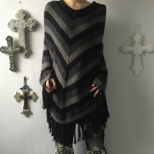 Fringe point pattern cape