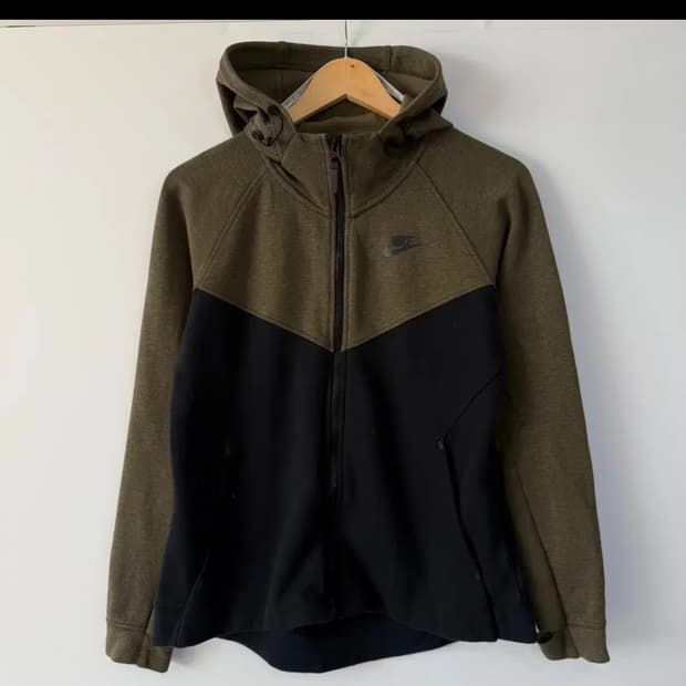 나이키 테크팩 후드집업 올리브