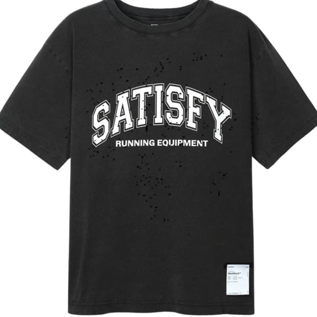 [L] 새티스파이 모스테크 티셔츠 에이즈드 블랙
