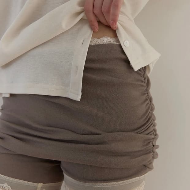 아수라 LACE SHIRRING LAYER SHORTS