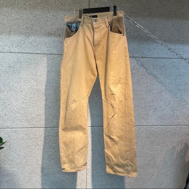 concave 디테일 팬츠