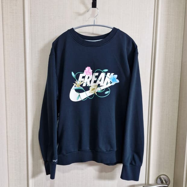 나이키 프린팅 플라워 맨투맨 L 블랙