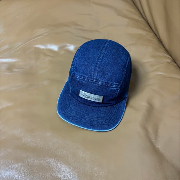 Supreme 슈프림 워시드 데님 메탈 로고 캠프캡 모자 (Denim)