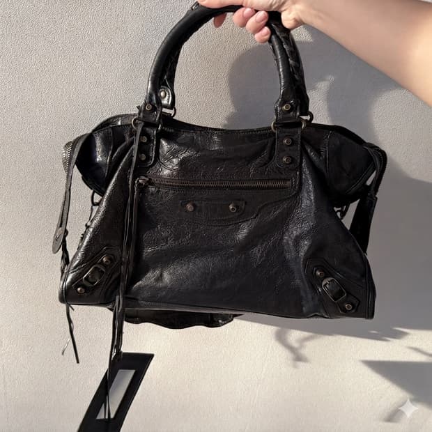 발렌시아가 시티 모터백 미디움 블랙 흑장 브라스