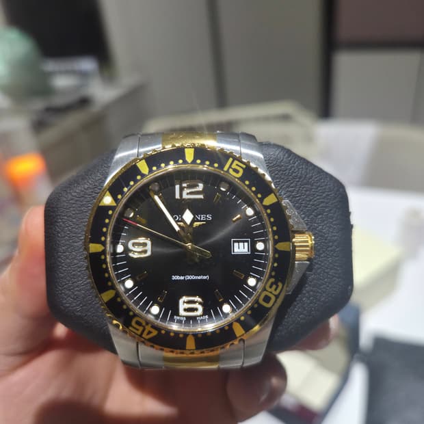 론진 하이드로콘퀘스트 콤비색상 41mm 쿼츠