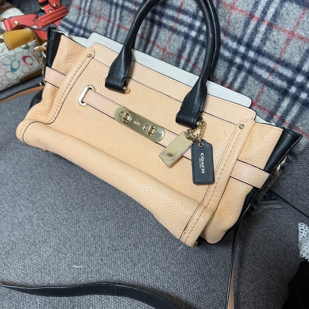 코치 가죽 핸드백 정품 