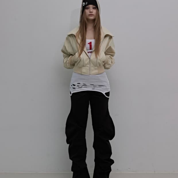 딥인블루 커브 블랙 팬츠 1사이즈 삽니다