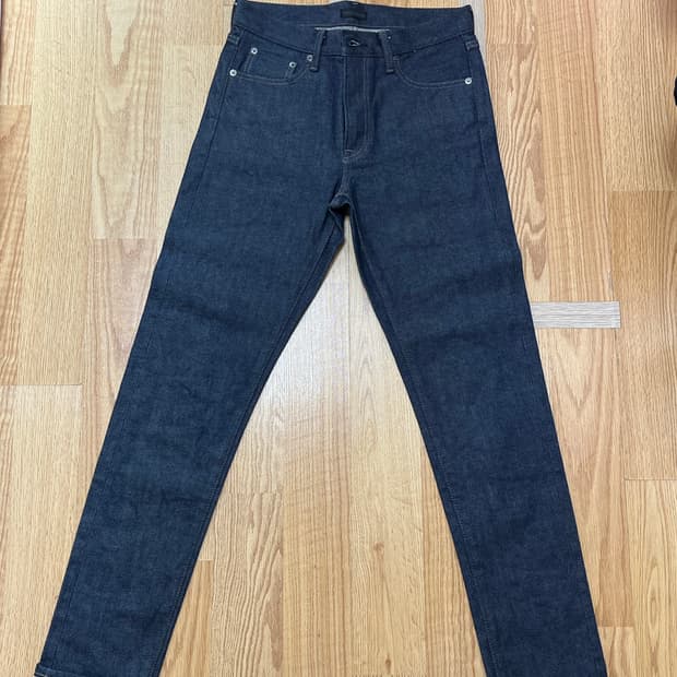 UNIQLO STRAIGHT SELVAGE SLIM FIT DENIM