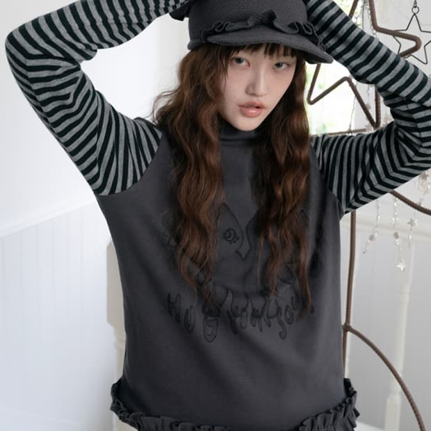 허그유어스킨 드로잉 프릴 폴라 탑 차콜블랙