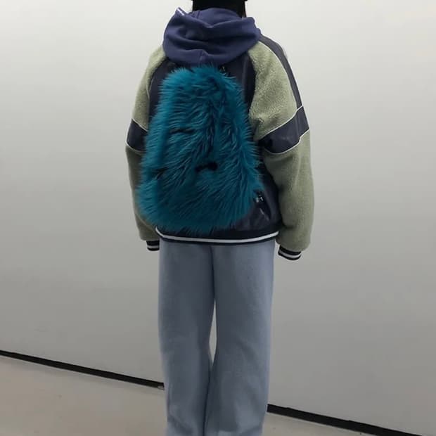 아더월들리 블루 퍼 백