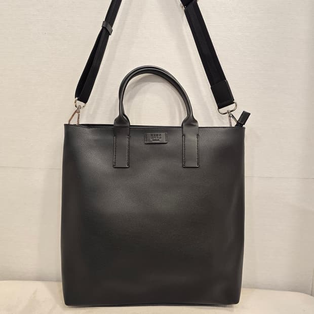 닥스 남성 블랙 가죽 토트 겸 크로스백