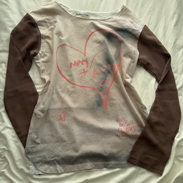 더오픈프로덕트 오프숄더 긴팔티