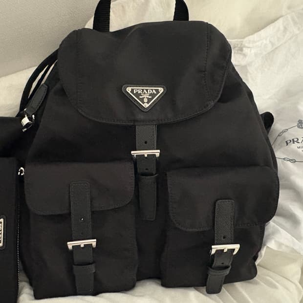 프라다 나일론 백팩  미듐 블랙