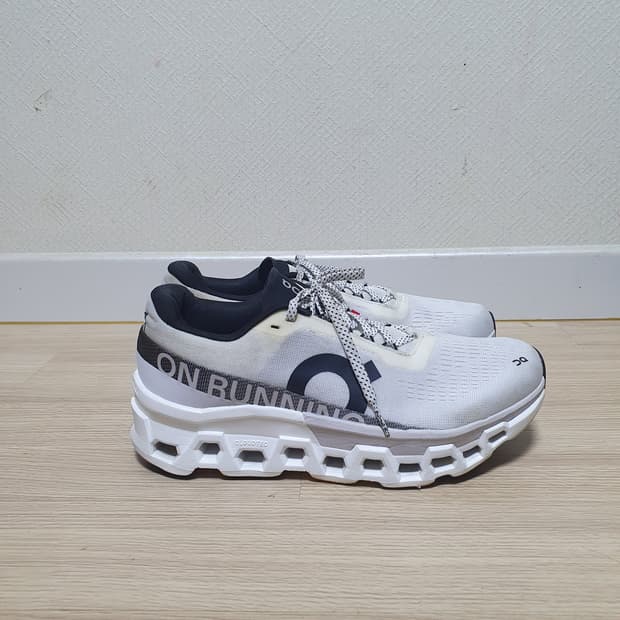 온러닝 클라우드몬스터2 러닝화 270