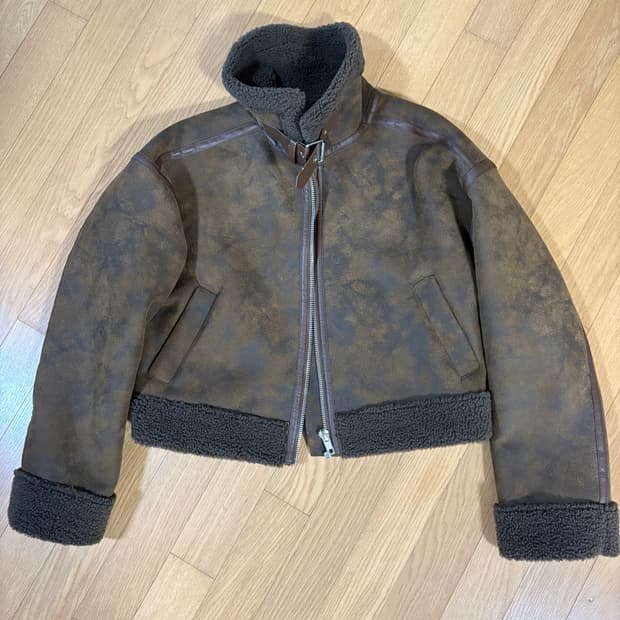 블랙업 무스탕 브라운