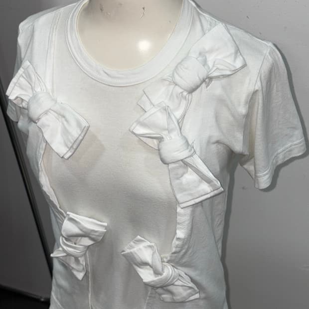 꼼데가르송 리본 티셔츠 S사이즈