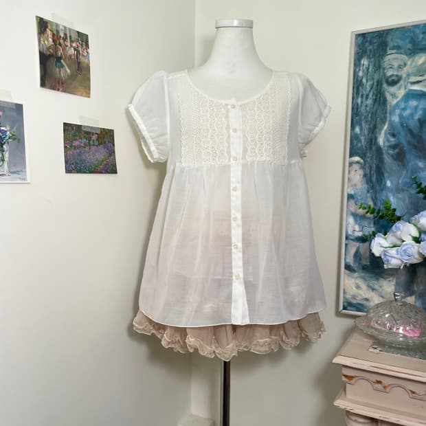 white cotton lace trim puff blouse