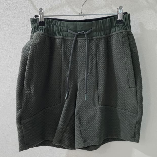 룰루레몬 여성 러닝 반바지 XS 올리브