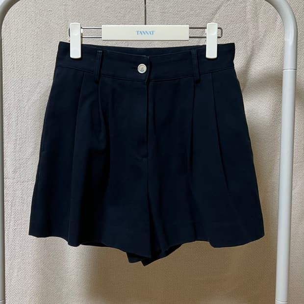 타낫 핀턱 코튼 쇼츠