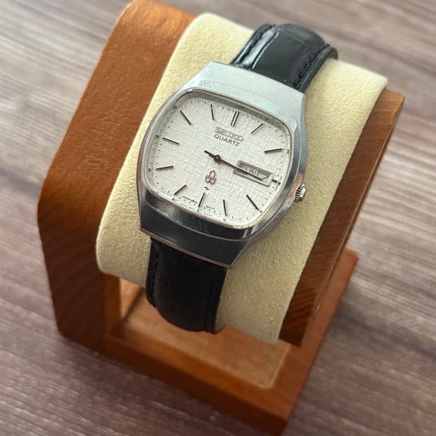 세이코 Seiko 쿼츠 스퀘어 린넨 다이얼