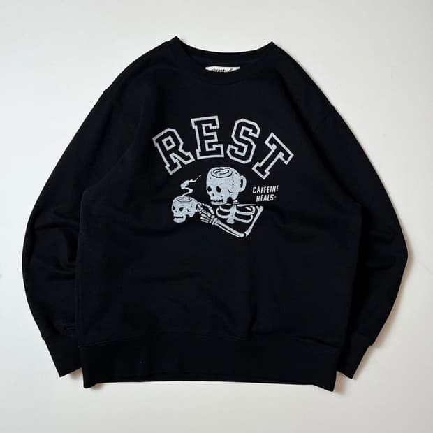 비바스튜디오 레스트 스컬 크루넥 맨투맨 PN8744