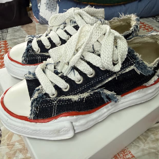 미하라 야스히로 나이젤 카본 스니커즈