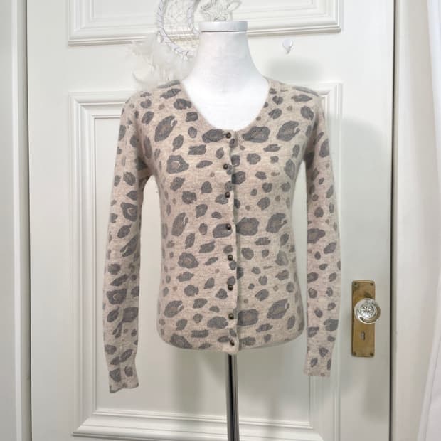 beigegray leopard slim wool angora cardi