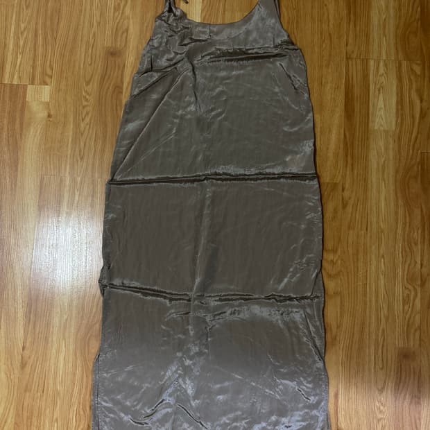 아모멘토 실키 롱 드레스