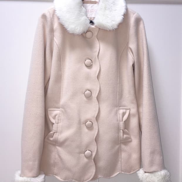 리즈리사 라떼갸루 연핑크 퍼 리본 코트