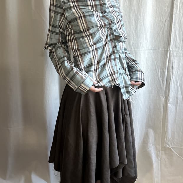 동은 체크 셔츠