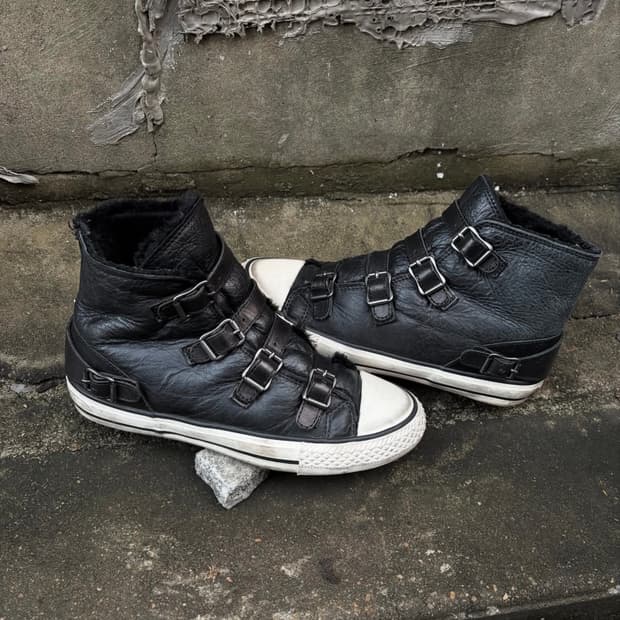 Ash Fur Detail Buckle Shoes