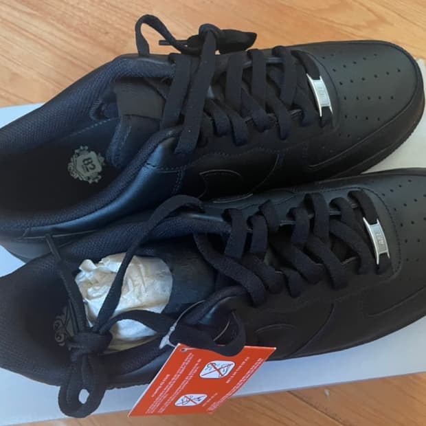 275) 나이키 에어포스 로우 트리플 블랙 올검포스 새상품 팝니다