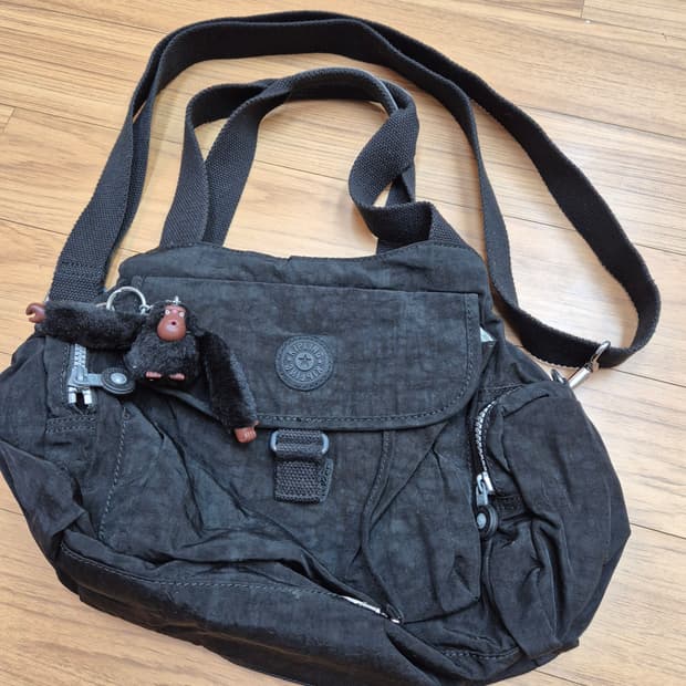 키플링 Fairfax 블랙 토트백입니다. 숄더백, 크로스백으로도 활용 가