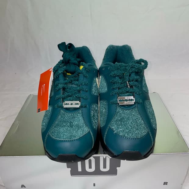 270) Nike x Apron Records Air 180 Dark A