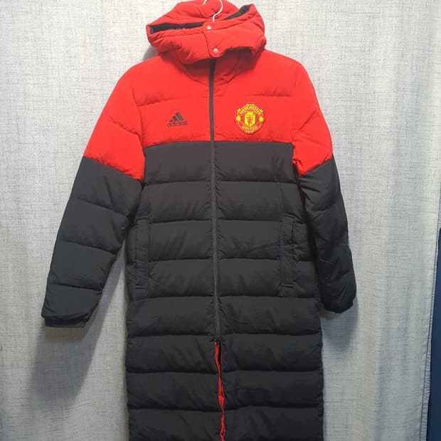 아디다스 맨유 벤치피카 덕다운 롱패딩 