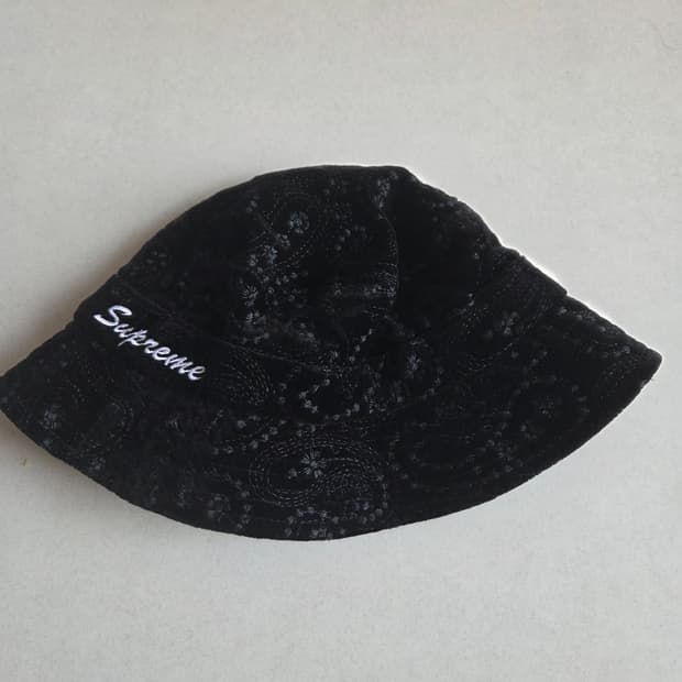 슈프림 벨벳 모자