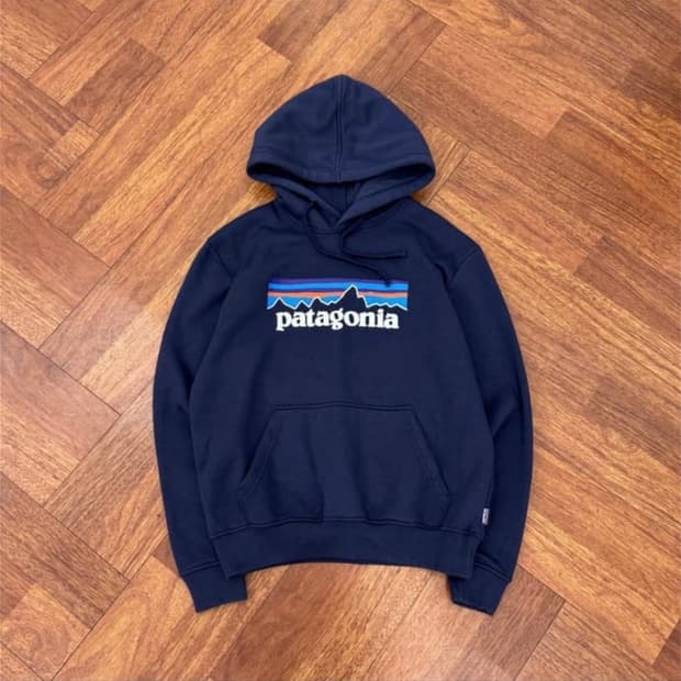 파타고니아 네이비 색상 후드티 xs