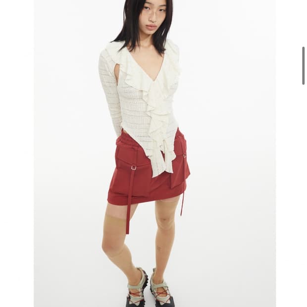 kyo 쿄 컷아웃 프릴 저지 레이스탑