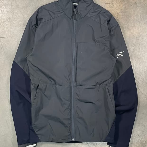 아크테릭스 A2B 콤프 바람막이