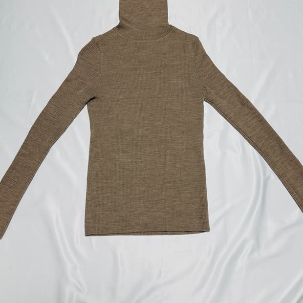 유니클로 메리노울 터틀넥 베이지 S