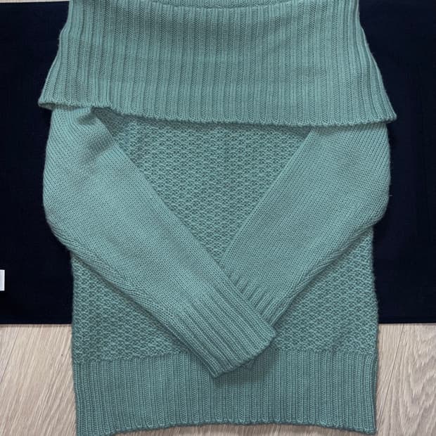 모리걸 민트 오프숄더 니트