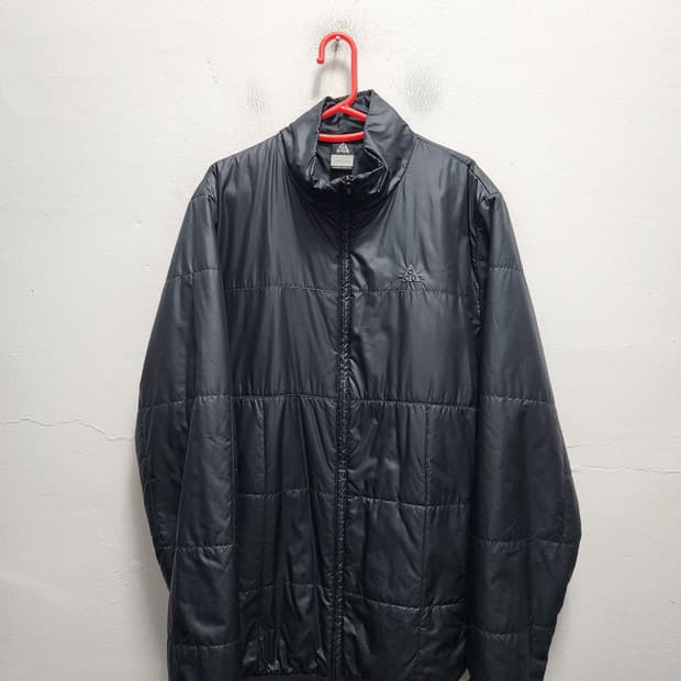 나이키 ACG 블랙 경량패딩 