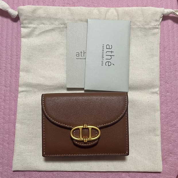 아떼 바네사브루노 브라운 레더 3단 지폐지갑(정가198000원)