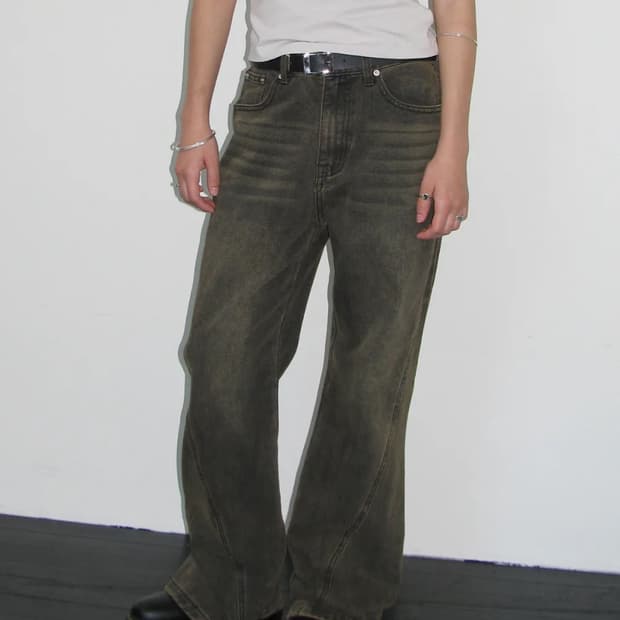 밀로우먼 커브드 진 워시드 브라운