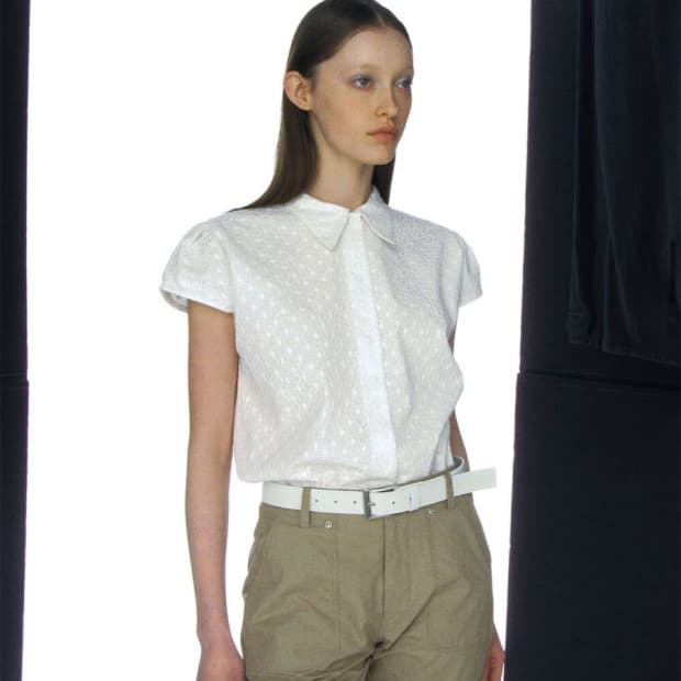 버뮬라 아일렛 코튼 블라우스