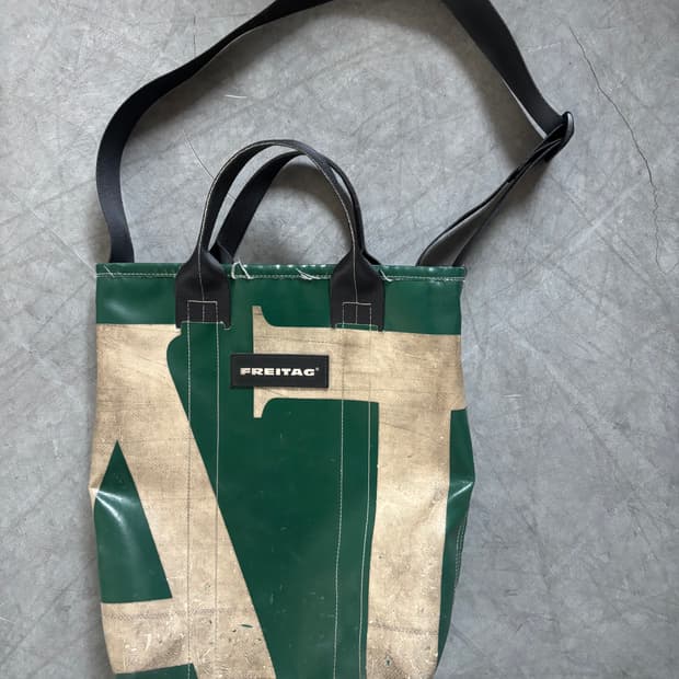 Freitag 프라이탁 F202 그린 컬러 숄더백