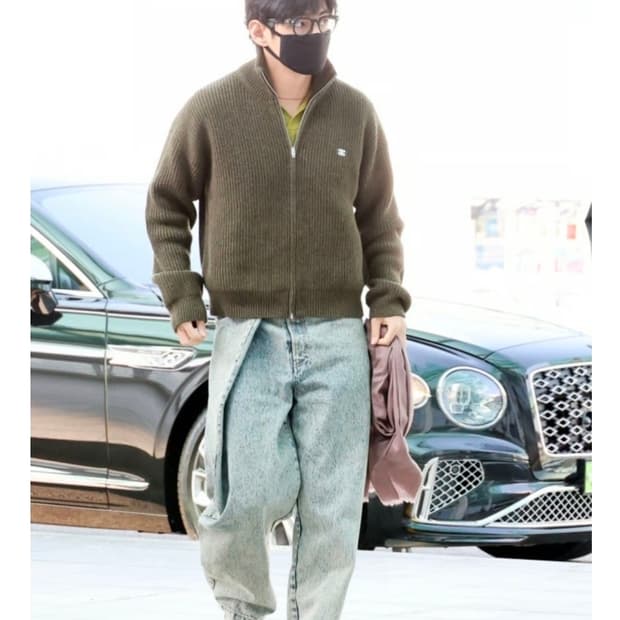 [L] 셀린느 트러커 스웨터 - 리브드 울 블랙 팝니다