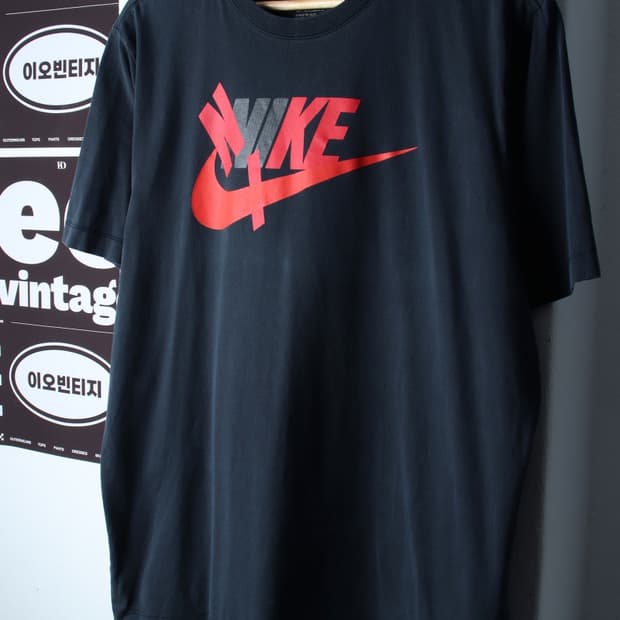 (2XL) 나이키 반팔 티셔츠 빅사이즈 스우시 에이징 블랙-H36824